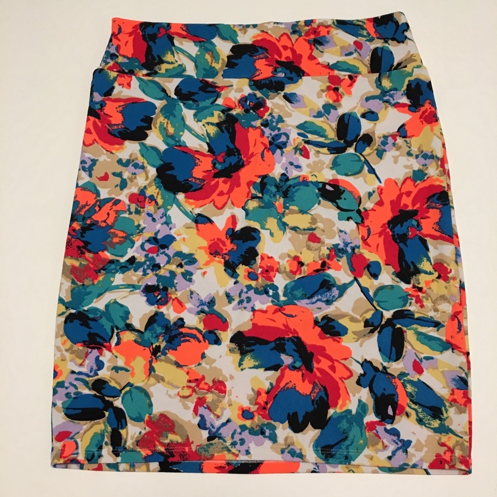 EUC LuLaRoe 2X unicorn floral Cassie Pencil Skirt